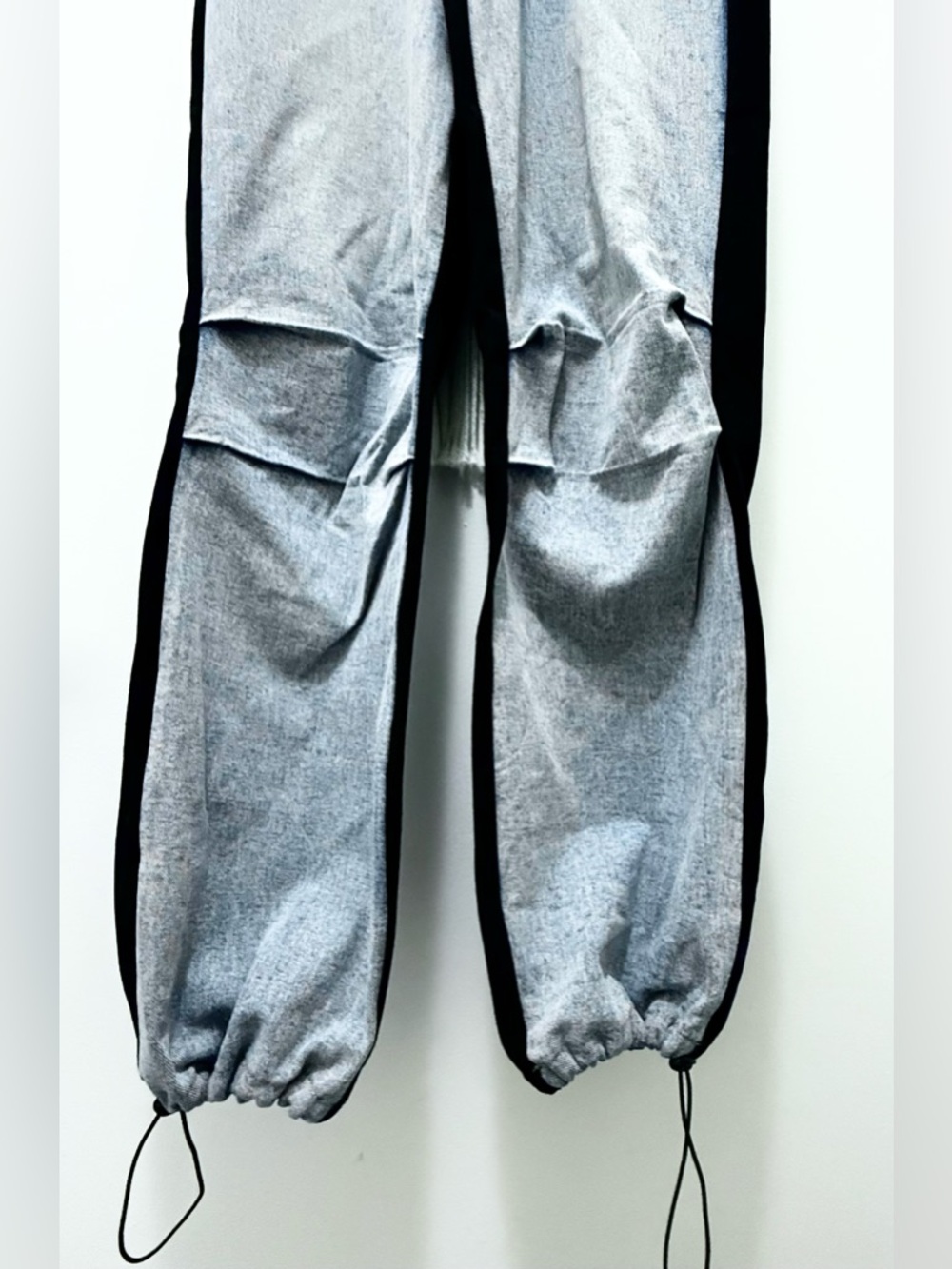 SHEIN Two-Tone Straight Leg Jeans - Blue in Front and Black in Back Size XS - Picture 4 of 12